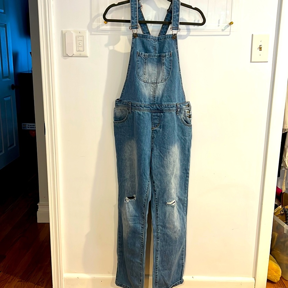 NWOT. Jean overalls. Distressed. Large.